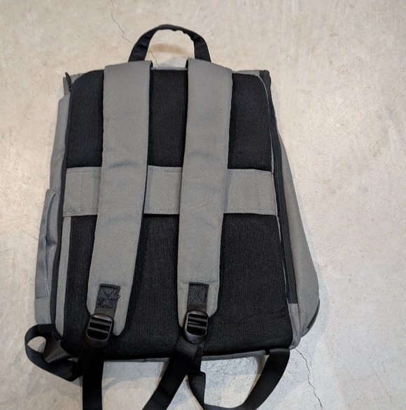 OnePlus Explorer Backpack Gray - Picture 4 of 5